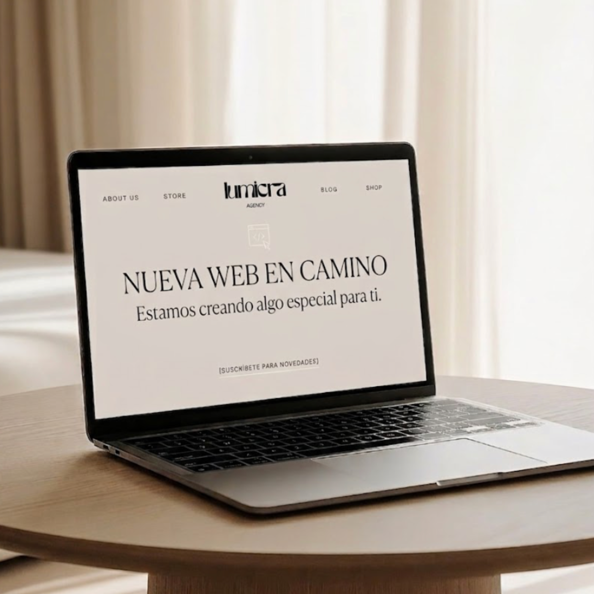 ordenador que sale agencia que hace creación de pagina web, para clientes